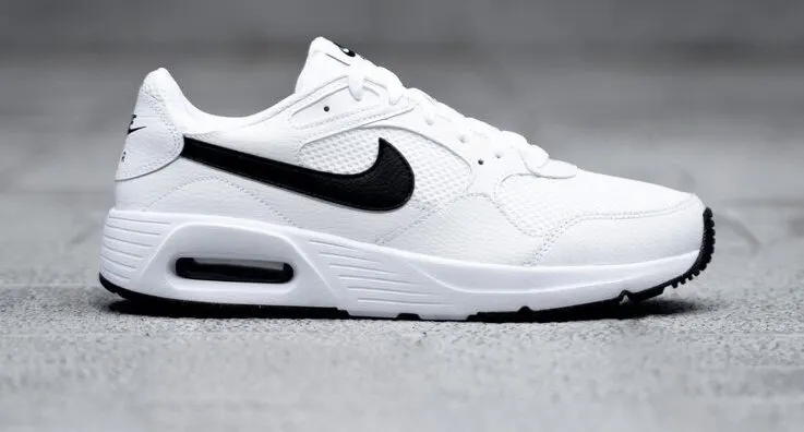 Эти кроссовки от Nike – шикарный подарок на Новый год. На Яндекс Маркете они стоят ниже рынка