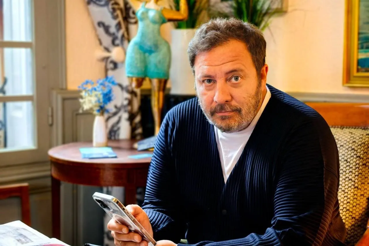 Сколько Сергей Минаев зарабатывает на ютубе? Историк продает по четыре рекламы за выпуск