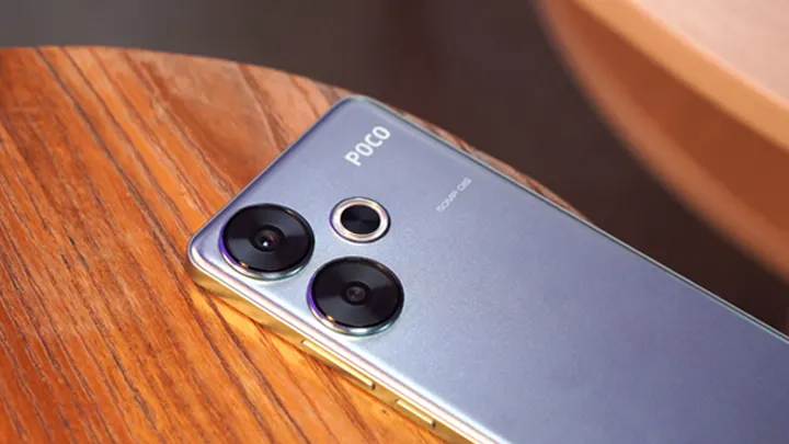 Недооцененный Xiaomi Poco подешевел на Маркете. У него шикарный экран, топовая производительность и реактивная зарядка 