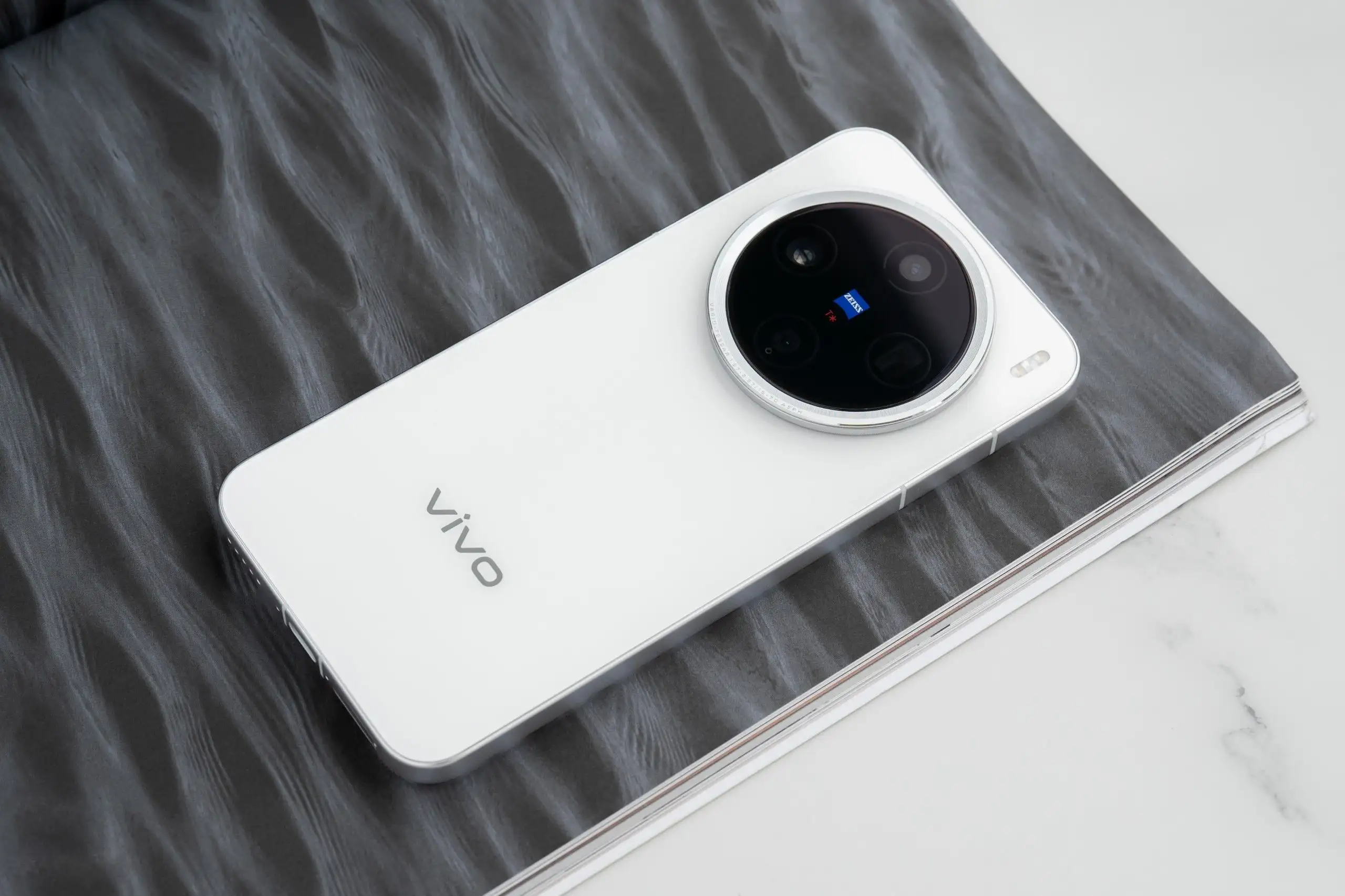 Будущий бестселлер Vivo подешевел на Маркете. У него почти нет недостатков