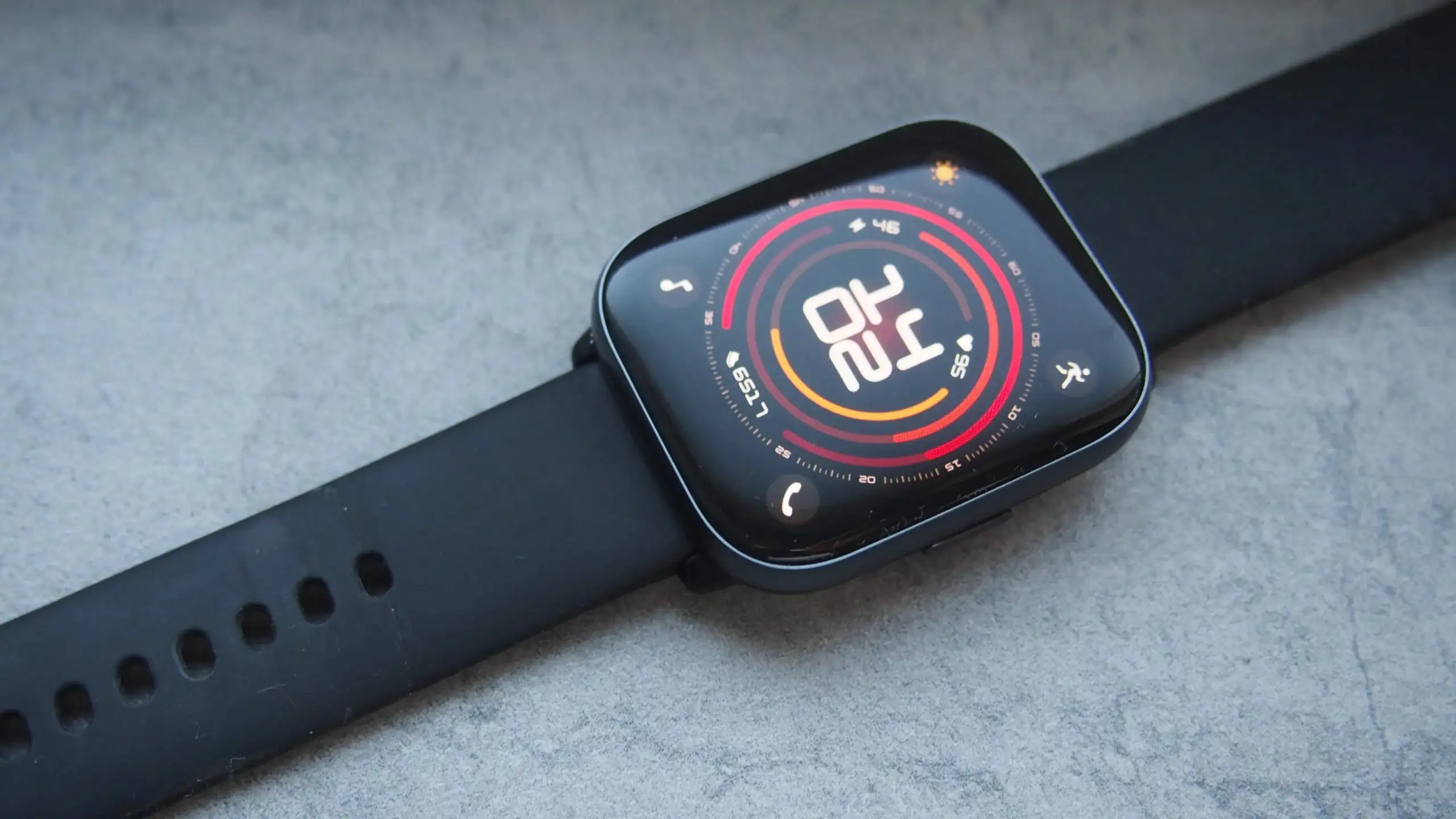 Элегантные смарт-часы Amazfit рухнули в цене. Они почти идеальны для спорта и выглядят дороже Apple Watch