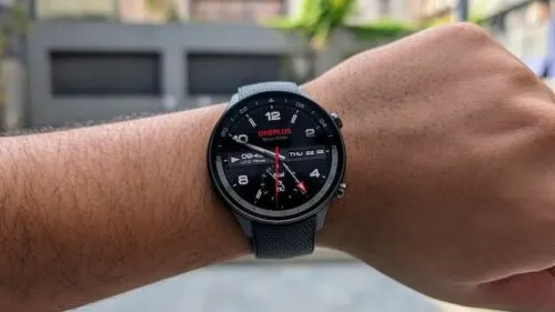 Стильные смарт-часы OnePlus отдают за бесценок. Они поддерживают 100 режимов тренировок и работают полторы недели без подзарядки