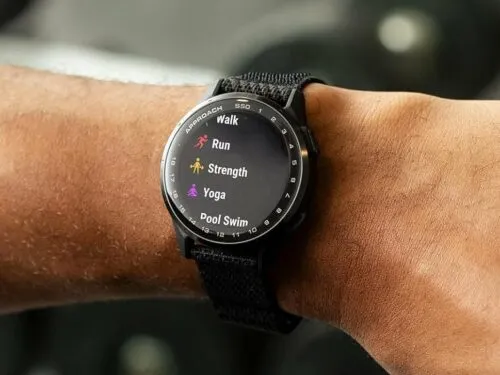 Garmin представила умные часы для гольфа. А еще вечный GPS-навигатор для спортсменов