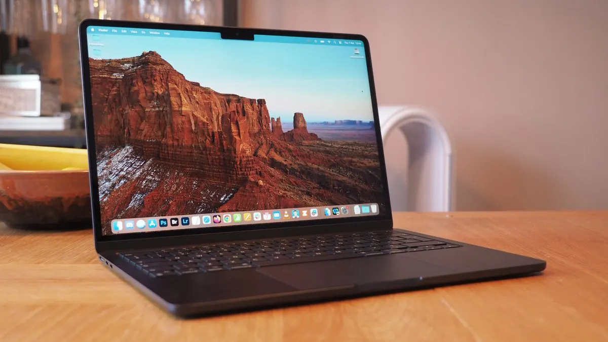 5 лучших офисных ноутбуков. От топового Honor до хитового MacBook