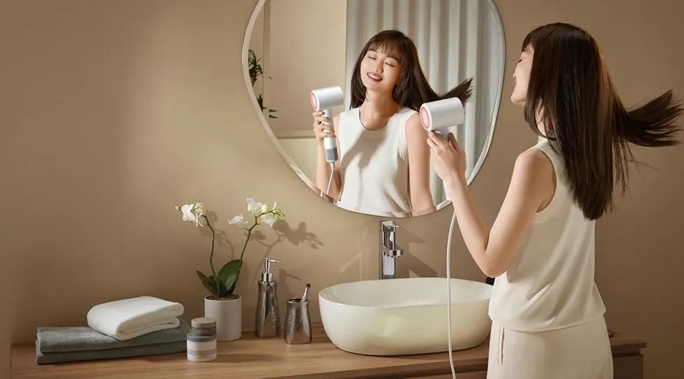 Нашли отличный подарок на 14 февраля. Этот фен Xiaomi не уступает Dyson, но намного дешевле