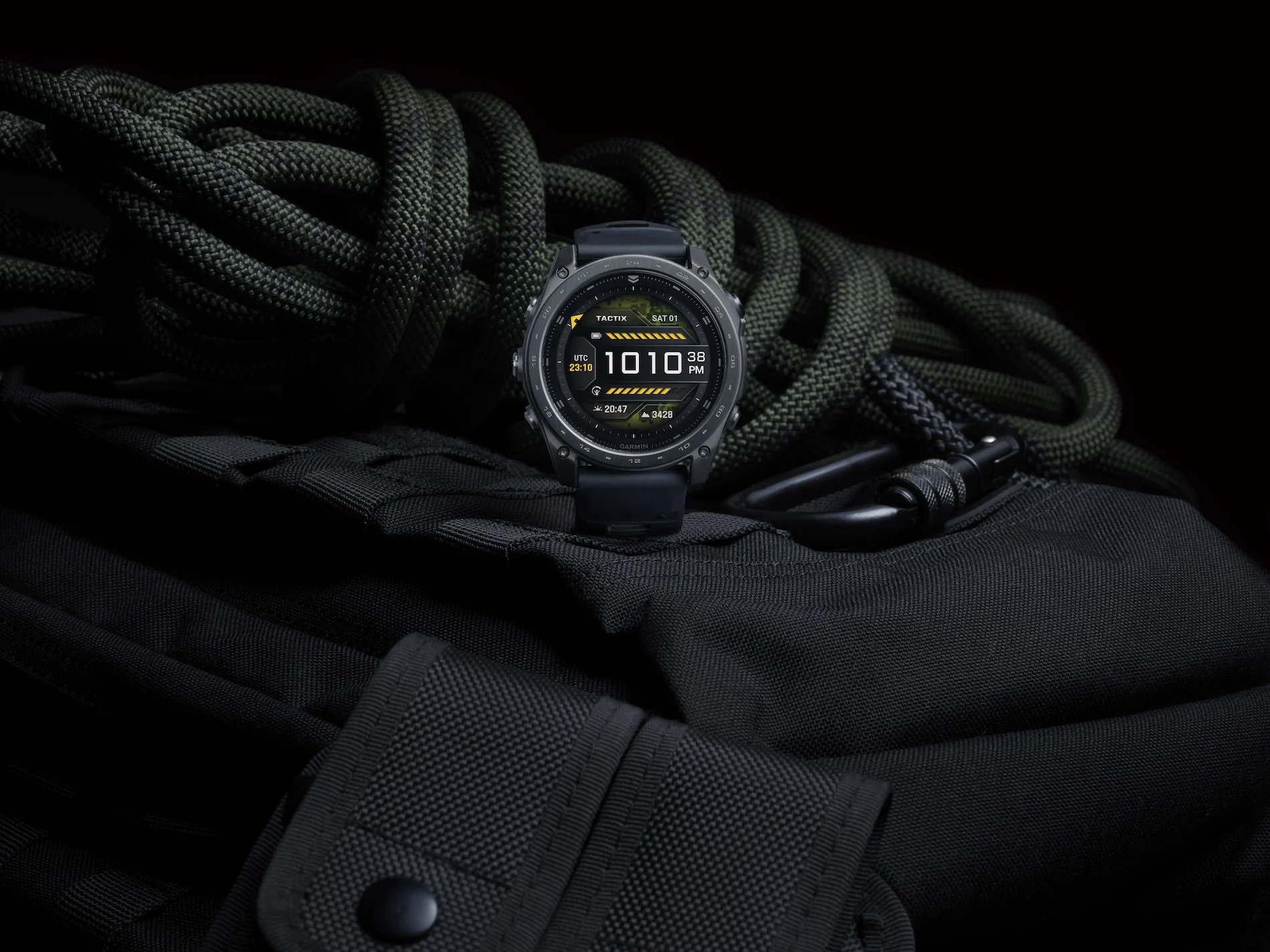 Garmin выпустила идеальные часы для охотников и военных. У них есть шпионские функции и солнечная батарея
