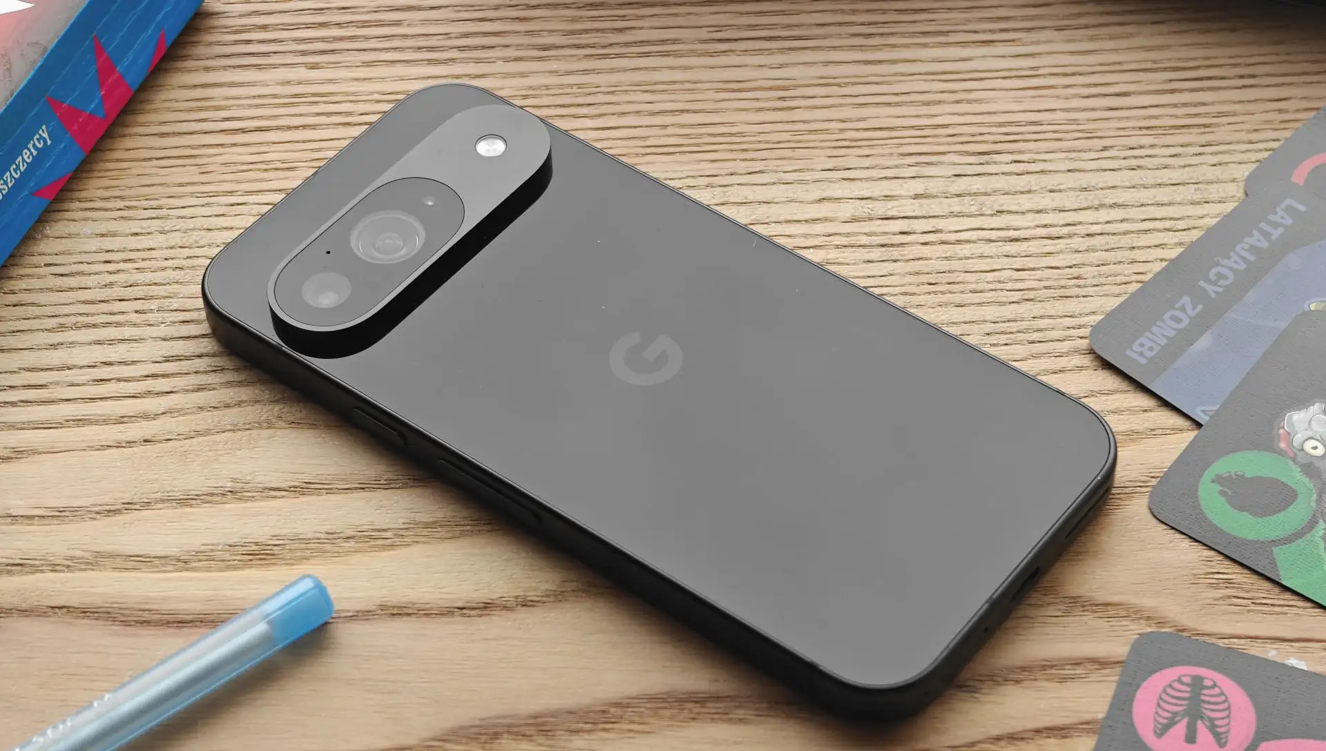 Google Pixel 9 подешевел почти в два раза. Это один из лучших компактов за свои деньги