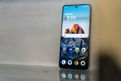 Главный флагман OnePlus отдают с неплохой скидкой. У него шикарное железо и крутые камеры