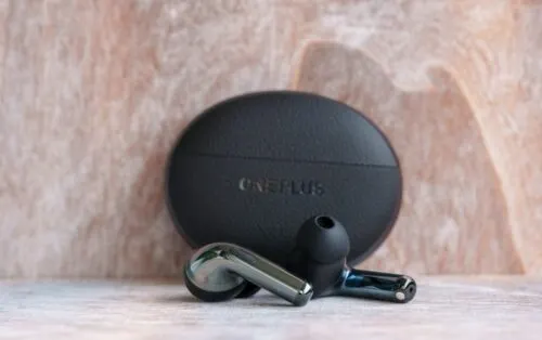 Топовые наушники OnePlus подешевели на Маркете. Это настоящие убийцы AirPods Pro 2 