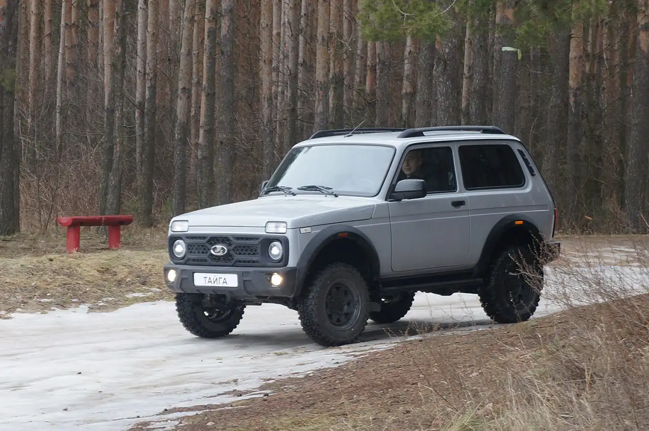 Вот так выглядит Niva за 1,5 миллиона рублей. Улучшили ходовую часть и добавили светодиодные фары