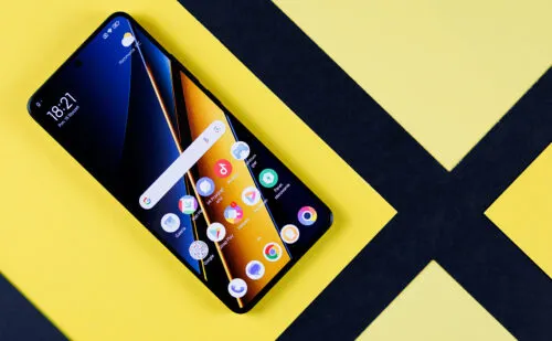 Этот Xiaomi — главный бестселлер бренда. Его еще можно урвать по минимальной цене 