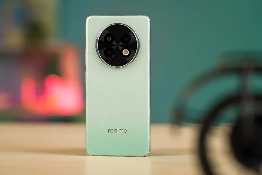 Сбалансированный Realme отдают с неплохой скидкой. У него нет недостатков за свои деньги