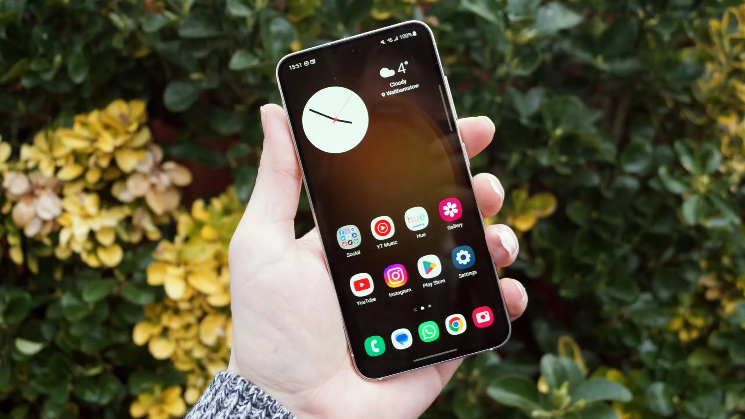 5 самых выгодных компактных смартфонов на рынке. От бессмертного хита Samsung Galaxy до новинки от Vivo