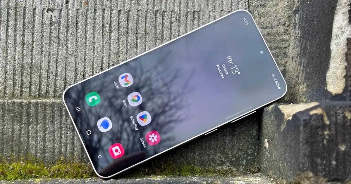 «Лучший компактный смартфон». Бессмертный хит Samsung Galaxy отдают за бесценок 