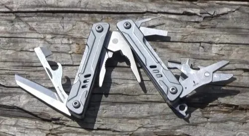 «Очень удобный и прочный мультитул. Уже два купил». Шикарный девайс Xiaomi отдают за 1,5 тысячи рублей