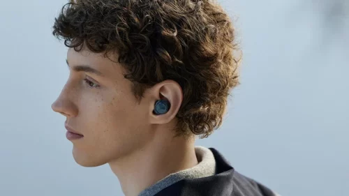 Sony выпустила крошечные наушники. У них есть активное шумоподавление и классный дизайн