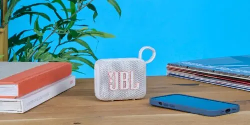 3 компактные беспроводные колонки для покупки весной 2025 года. Легендарная JBL и другие хиты