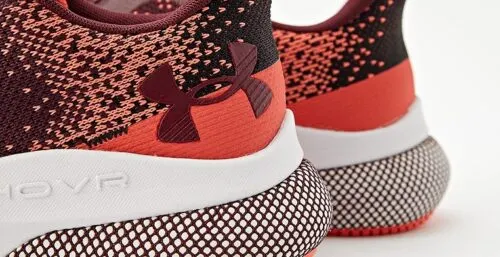 Эта обувь от Under Armour – идеальный вариант для тренировок. Кроссовки получили бешеные скидки