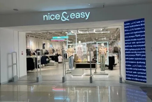 Владелец Zolla открыл новый масс-маркет с дешевой одеждой. Сколько стоят футболки и джинсы в Nice&Easy?