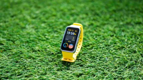 Этот Huawei — самый выгодный смарт-браслет на рынке. Стоит копейки, а умеет практически все