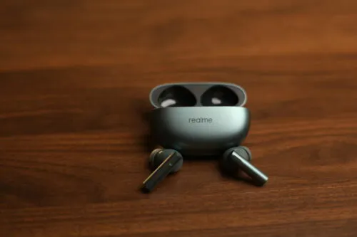 3 недорогие, но крутые модели TWS-наушников. Все — в пределах 5 тысяч рублей