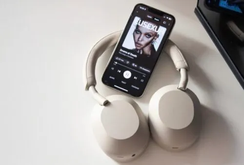 К флагманским наушникам Sony есть вопросы. Если у вас iPhone, то лучше брать AirPods Pro
