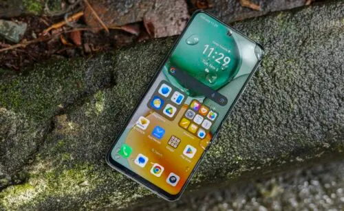 5 недорогих, но крутых смартфонов с IPS-экранами. Они точно не навредят вашему зрению