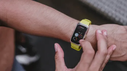 3 лучшие модели смарт-браслетов для спорта. От новинки Huawei до топового Xiaomi