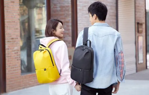 «Крепкий. Вместительный. Легкий». Компактный рюкзак Xiaomi отдают за 700 рублей