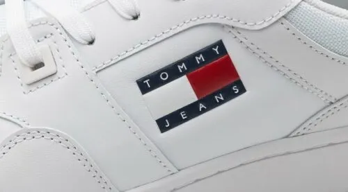 Обувь от Tommy Hilfiger обесценилась на Яндекс Маркете. Скидки очень приятные