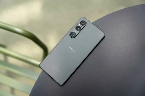 5 смартфонов, которые точно не стоит брать весной 2025 года. От флагмана Sony до модели с гигантской батареей