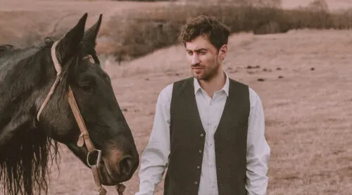 «Улица Шекспира» вышла целиком. Стоит ли смотреть сериал про цыган?