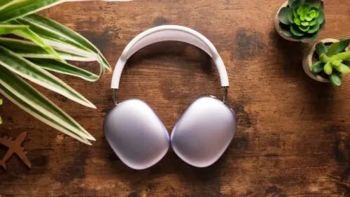 Новые AirPods Max наконец-то можно брать. Apple прокачала их звук, а цена в России упала