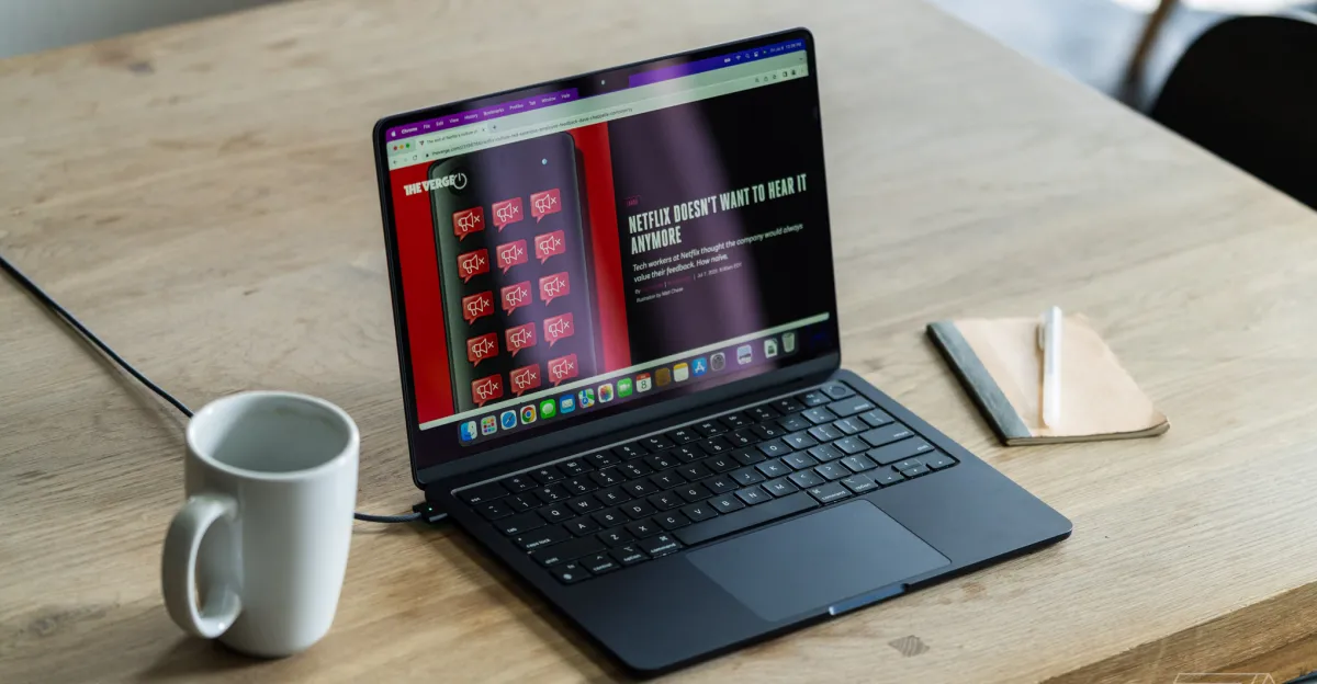 MacBook Air M2 подешевел до психологической отметки. Это идеальный ультрабук в 2025 году