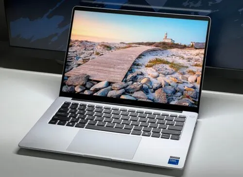 Этот Xiaomi Redmi — самый сбалансированный ультрабук бренда. У него приятные габариты и шикарный экран