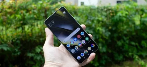 Об этом Xiaomi Poco все забыли, а зря. Его сейчас сливают с жирной скидкой 