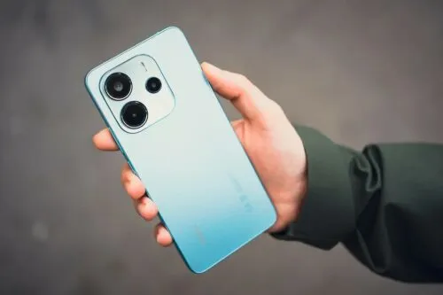 Смотрите, что Xiaomi предлагает всего за 14 тысяч рублей. Стильный бюджетник с плавным экраном и крутой камерой