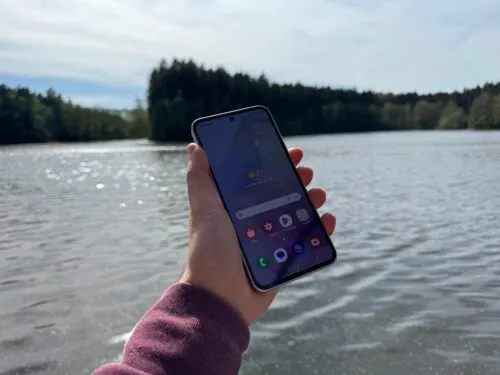 Забытый Samsung Galaxy неожиданно подешевел на Маркете. Это бюджетник для тех, кто презирает китайские смартфоны