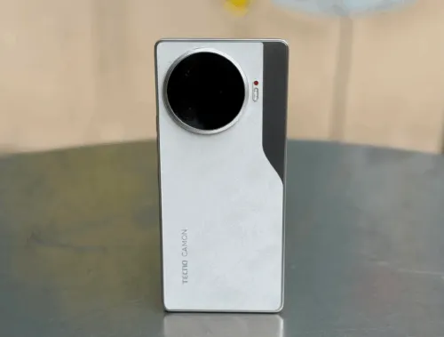 Забытый Tecno здорово подешевел на Маркете. Это смартфон со 144-герцовым экраном и топовыми камерами