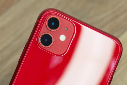 iPhone 11 стал самым продаваемым смартфоном в России. В чем его гениальность?