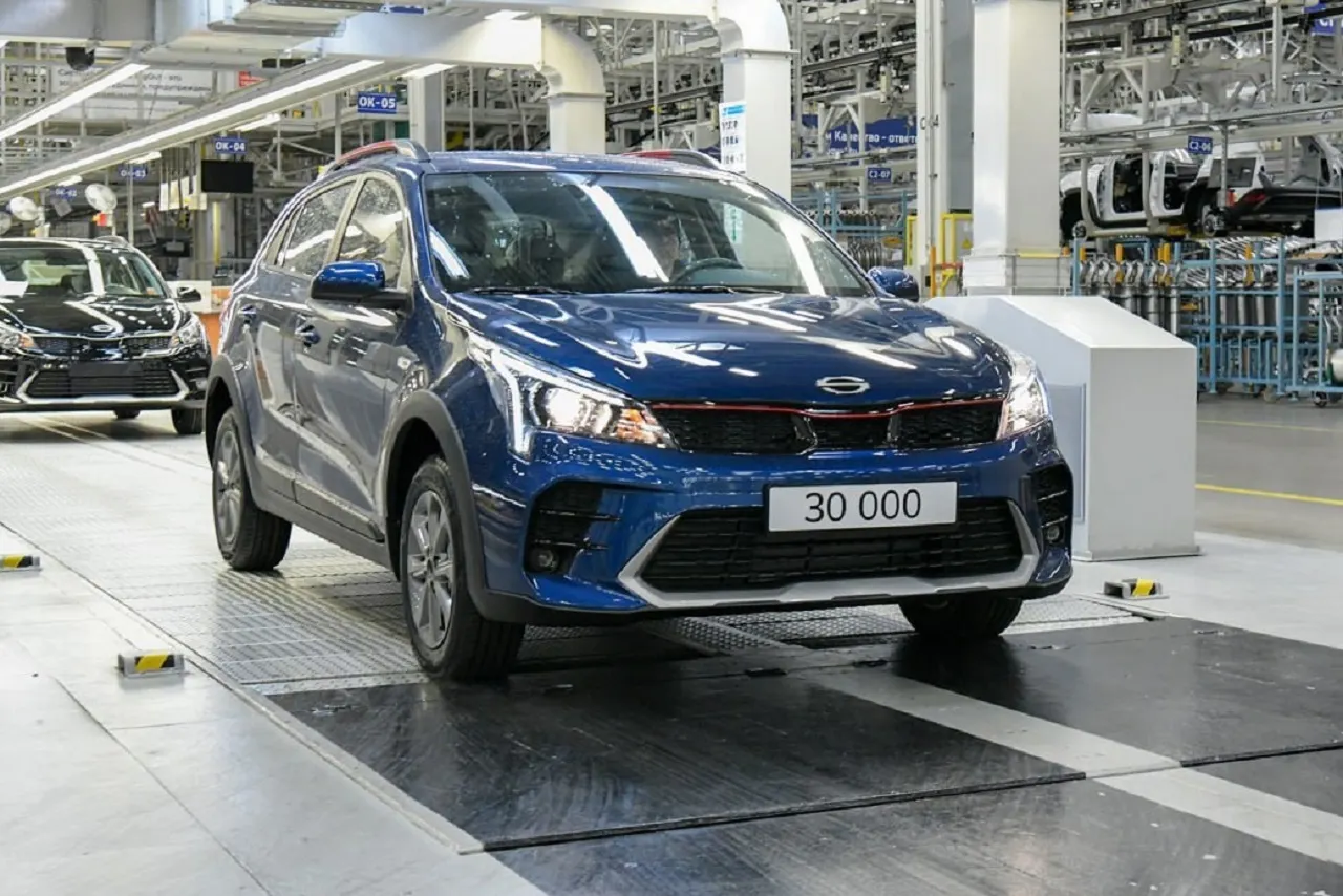 В России снизили цены на четыре бренда автомобилей. Скидки плавают от 18 до 600 тысяч рублей