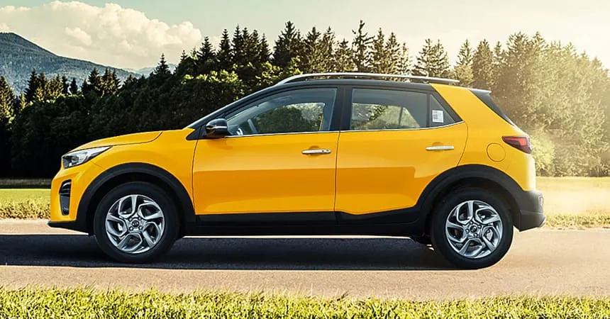 Компактный кроссовер Kia KX1 вернулся в Россию. За 2 года ценник рухнул почти на миллион рублей