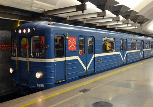 Почему поездка на метро в Петербурге дороже, чем в Москве? Больше всего от этого страдают туристы