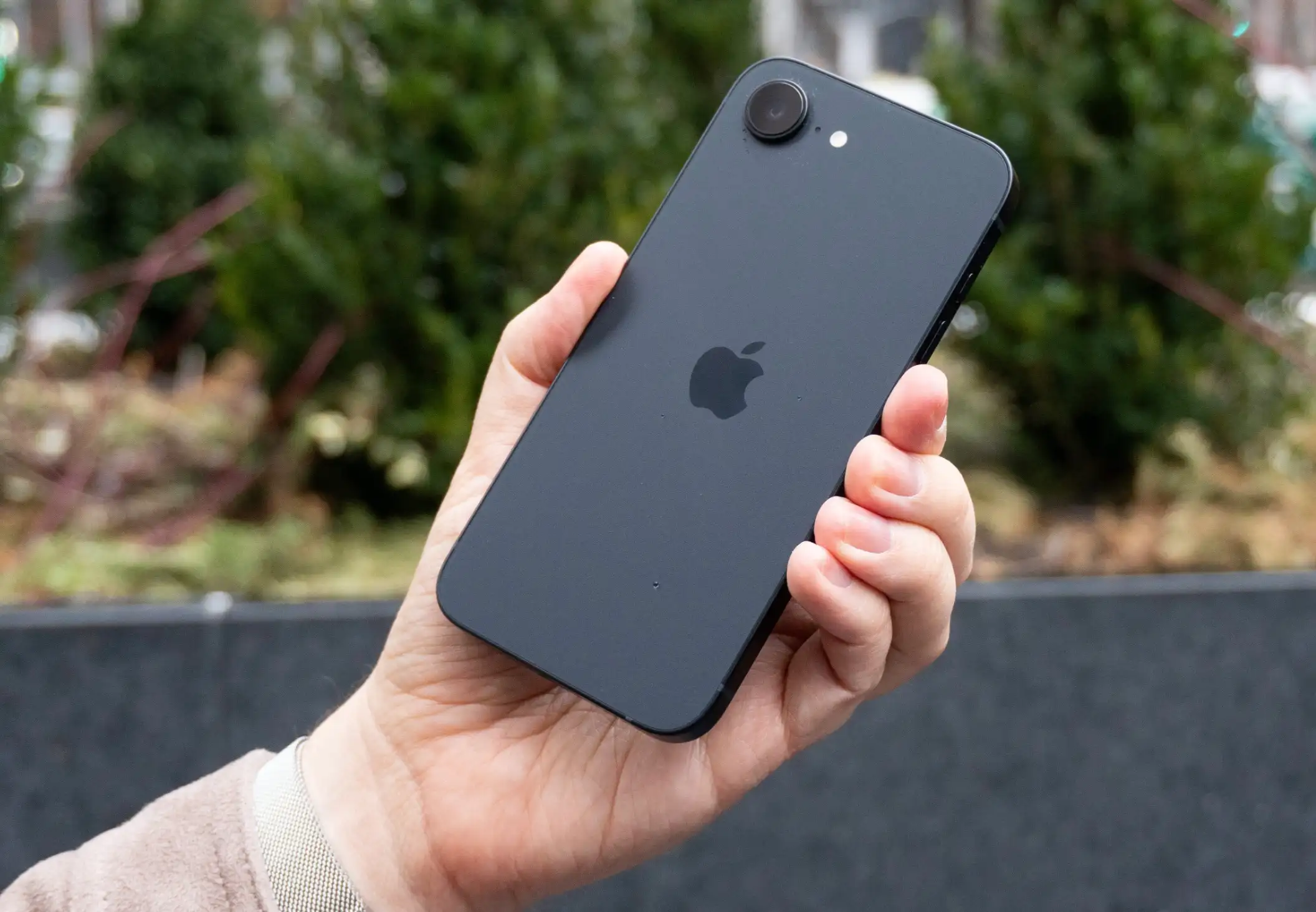 3 лучших бюджетных iPhone. Есть топ за 40 тысяч и аппарат с огромным дисплеем