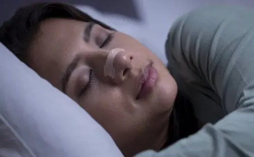 Зачем нужны расширители для носа? Эти полосочки стали очень популярными