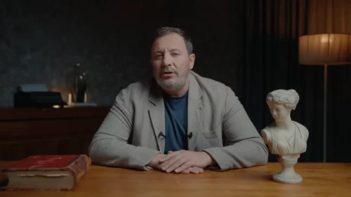 Сергея Минаева разоблачили. На его канале вышел ролик про Цоя с ошибками от нейросети