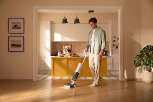 Два моющих пылесоса Roborock уже можно взять в России со скидкой. У них удобное управление, большой бак и крутые функции