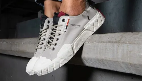 Культовые кроссовки из Франции дешевеют на Яндекс Маркете. Они не хуже Nike и Converse