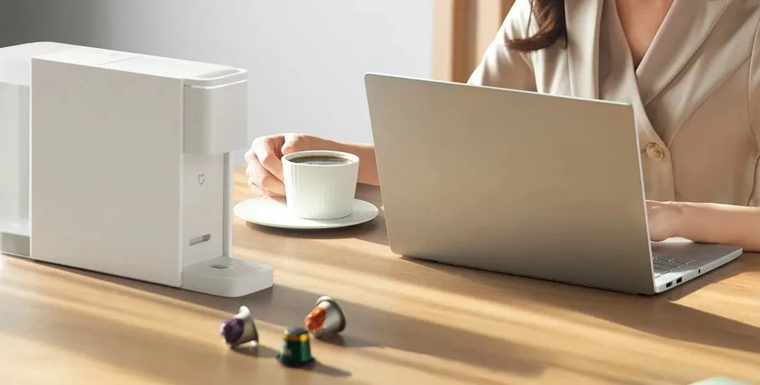 «Лучше любых Nespresso». Хитовую кофемашину Xiaomi сливают за бесценок в России