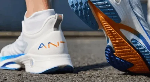 Топовые кроссовки из Китая теперь стоят еще дешевле. Этот бренд – бюджетная замена Nike